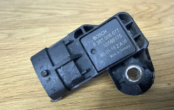 Opel Insignia A Air pressure sensor 0281006077