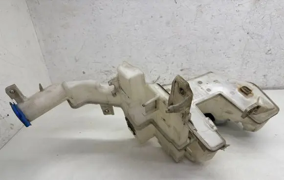 Volkswagen PASSAT B7 Windshield washer fluid reservoir/tank 3AA955453J