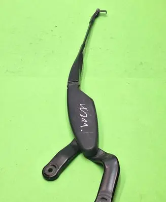 Mercedes-Benz E W211 Front wiper blade arm A2118240049