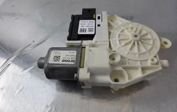 Jeep Compass Front door window regulator motor C37723104 1711070110