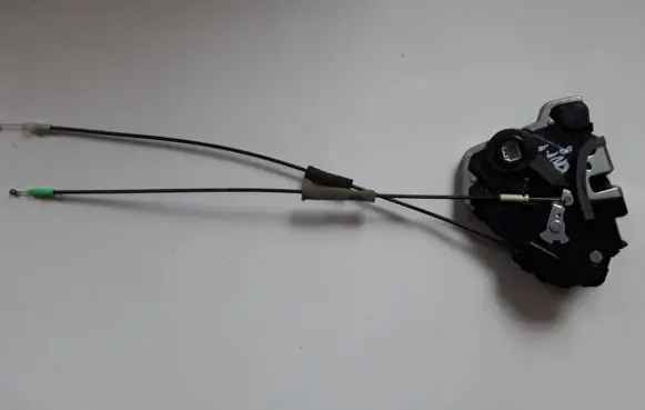 Toyota RAV 4 (XA40) Front door lock A046693