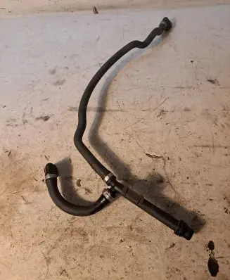 BMW X6 M Engine coolant pipe/hose 7576380