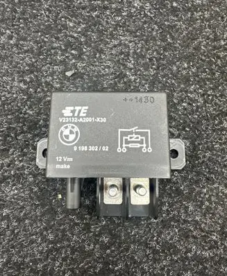 BMW 5 F10 F11 Coolant fan relay 9198302