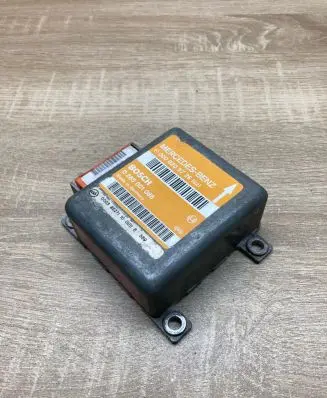 Mercedes-Benz E W210 Airbag control unit/module 0008209726 0285001088