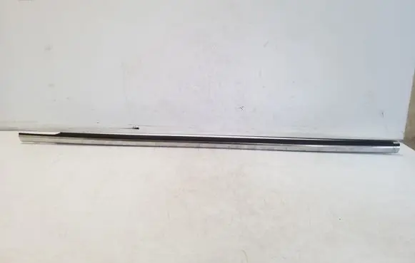 Citroen C5 Aircross Front door glass trim molding 