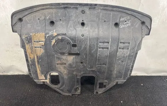 KIA Sorento Engine splash shield/under tray 291102P500