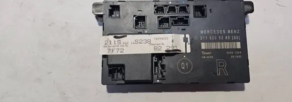 Mercedes-Benz E W211 Door control unit/module 2118208285 00401304
