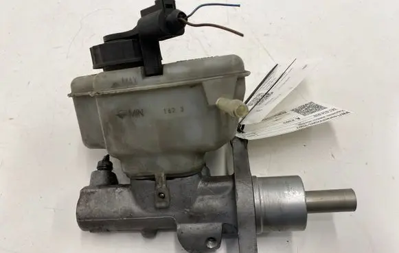 Volkswagen Touran I Master brake cylinder 1K1614019