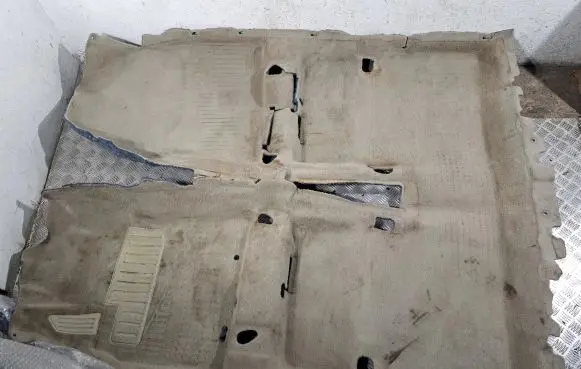 Toyota Avensis T270 Interior carpet 5851005390E0