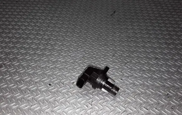 Mercedes-Benz C W204 Camshaft position sensor 023203082 0061537728