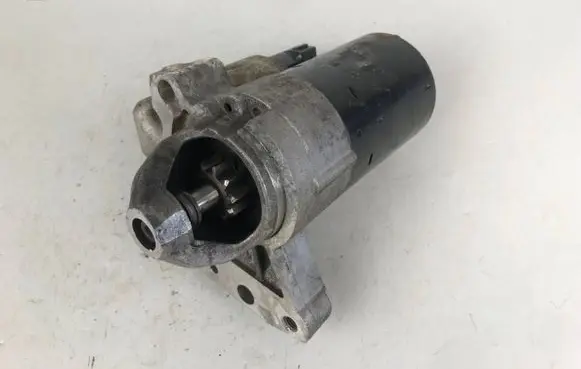 Mini One - Cooper Coupe R56 Starter motor 7582308 0001106405