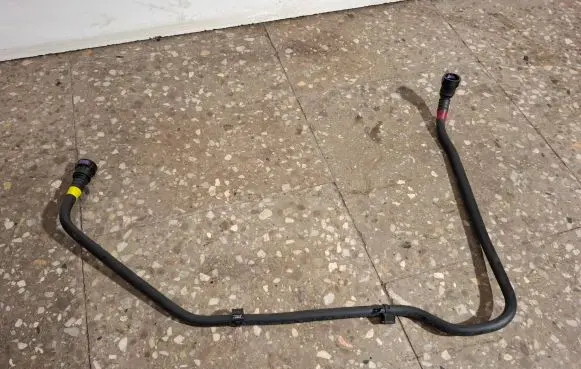 Volvo V60 Engine coolant pipe/hose 31293995