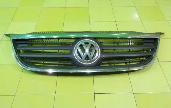 Volkswagen Tiguan Front bumper upper radiator grill 18AB25
