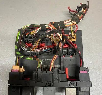 Audi A3 S3 8P Fuse module 3C0937049AD F005V00630 06859227