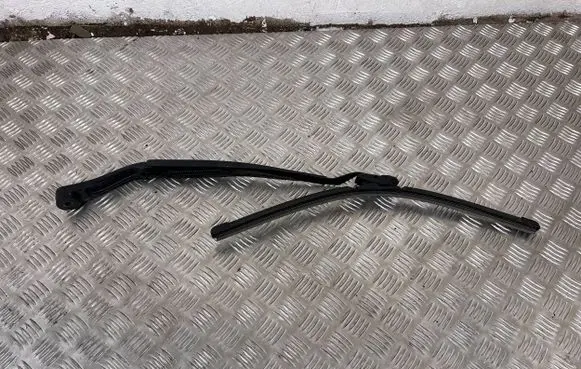 Dodge Durango III Windshield/front glass wiper blade D2589
