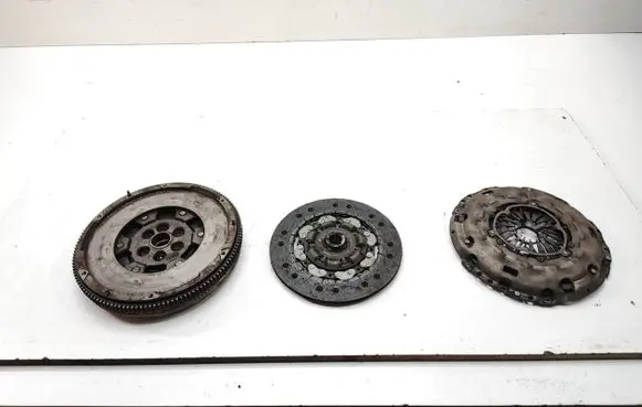 Volkswagen PASSAT CC Clutch set kit 022141031S