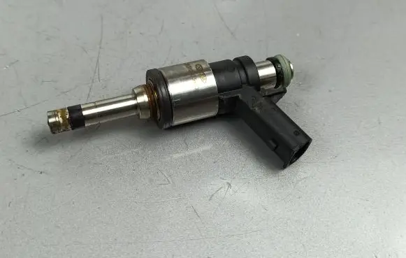 Hyundai Kona I Fuel injector 3531003HC0