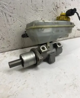 Volkswagen Sharan Master brake cylinder 7M3611303