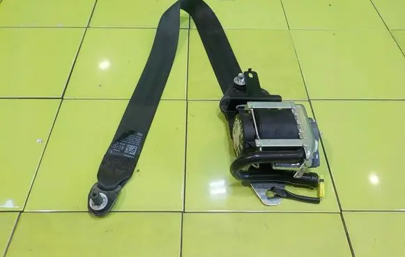 SsangYong Rodius Front seatbelt 617057200 BEZPIECZENSTWA