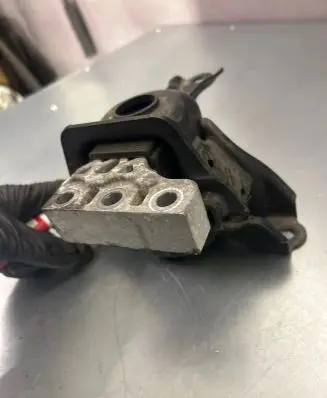 KIA Picanto Engine mount bracket 21815g6000