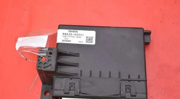 Toyota Avensis T270 Engine control unit/module ECU 88650-05241