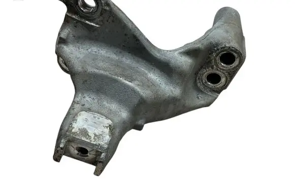 Honda Accord Engine mounting bracket 30TA2