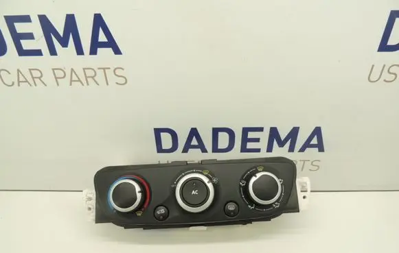 Renault Megane III Climate control unit T1001786G DS14