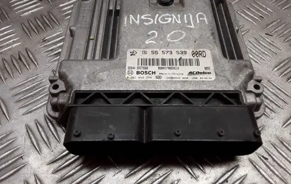Opel Insignia A Engine control unit/module 55573539 0281015774 1039S34068