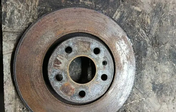 Volkswagen Golf VI Front brake disc 