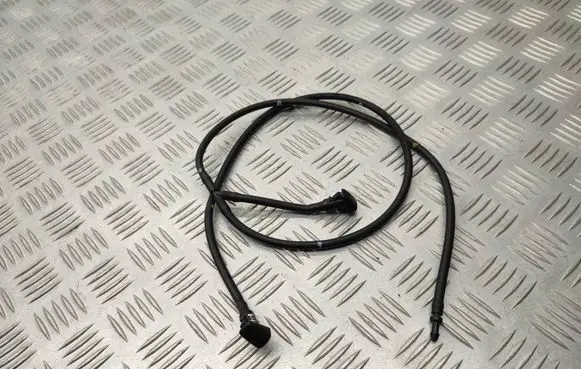 Hyundai Santa Fe Windshield washer spray nozzle 