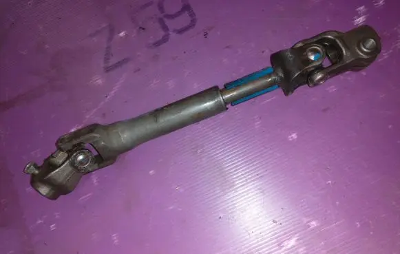 Nissan Leaf I (ZE0) Steering column universal joint B4Y14A2H