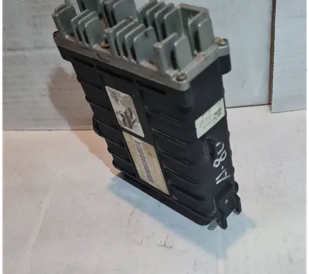 Volkswagen PASSAT B3 Engine control unit/module 0261200261 443907311B