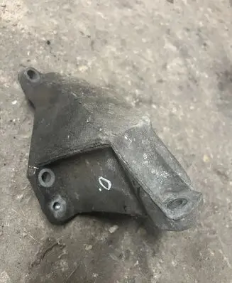 Audi A6 S6 C5 4B Engine mounting bracket