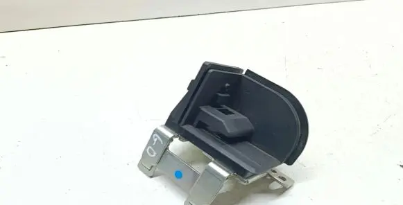 BMW 5 F10 F11 Parcel shelf load cover mount bracket 9168474