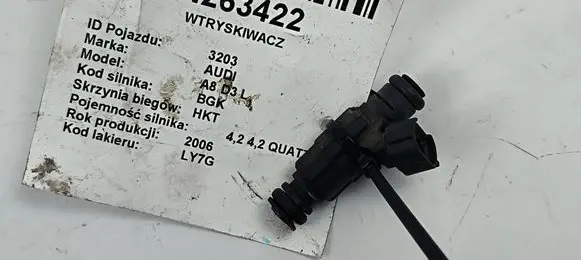 Audi A8 S8 D3 4E Fuel injector 