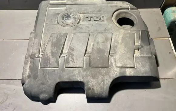 Skoda Roomster (5J) Engine cover (trim) 