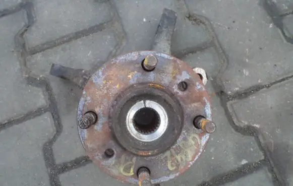 Mitsubishi Space Runner Front wheel hub spindle knuckle