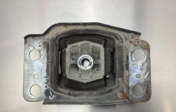 Ford S-MAX Engine mount bracket 30680700
