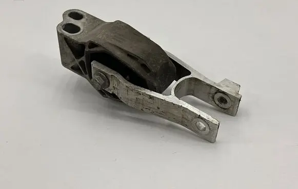 Volvo XC40 Engine mount bracket 32222106 8888765038 32222107