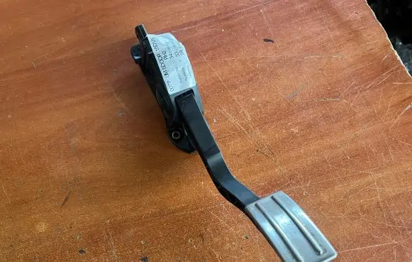 Ford Focus ST Accelerator throttle pedal EV619F836FA