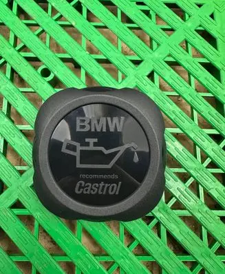 BMW 5 E60 E61 Oil filler cap 7560481
