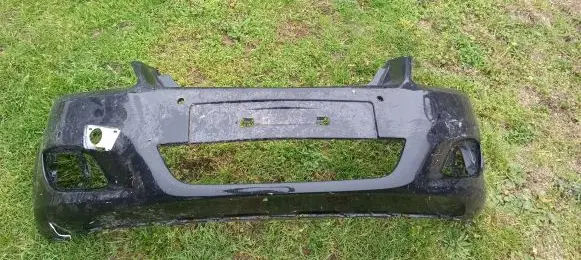 Opel Zafira B Front bumper 94221791 73069982
