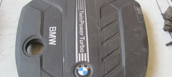 BMW 5 F10 F11 Engine cover (trim) 8510475