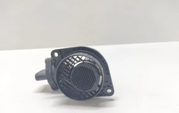 Skoda Octavia Mk2 (1Z) Mass air flow meter 0281002531 038906461B