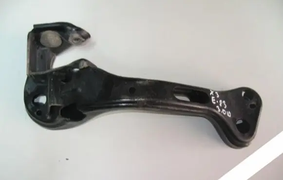 BMW X3 E83 Gearbox mounting bracket
