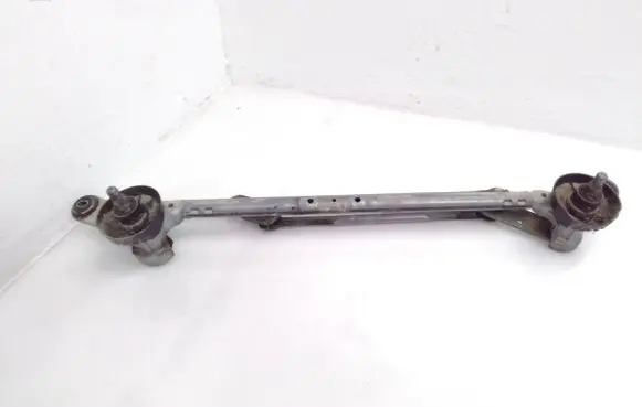 Nissan X-Trail T32 Front wiper linkage 