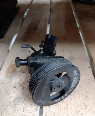 KIA Sedona Power steering pump