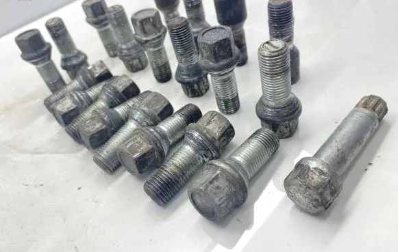 Mercedes-Benz E W212 Nuts/bolts N0code