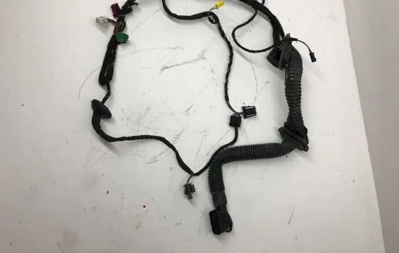 Mercedes-Benz CLS C218 X218 EUR ISO radio connector 2185400107