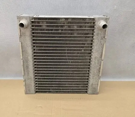 Mercedes-Benz E AMG W212 Coolant radiator A0995003203 Y1313001
